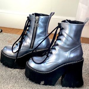 Delias platform boots